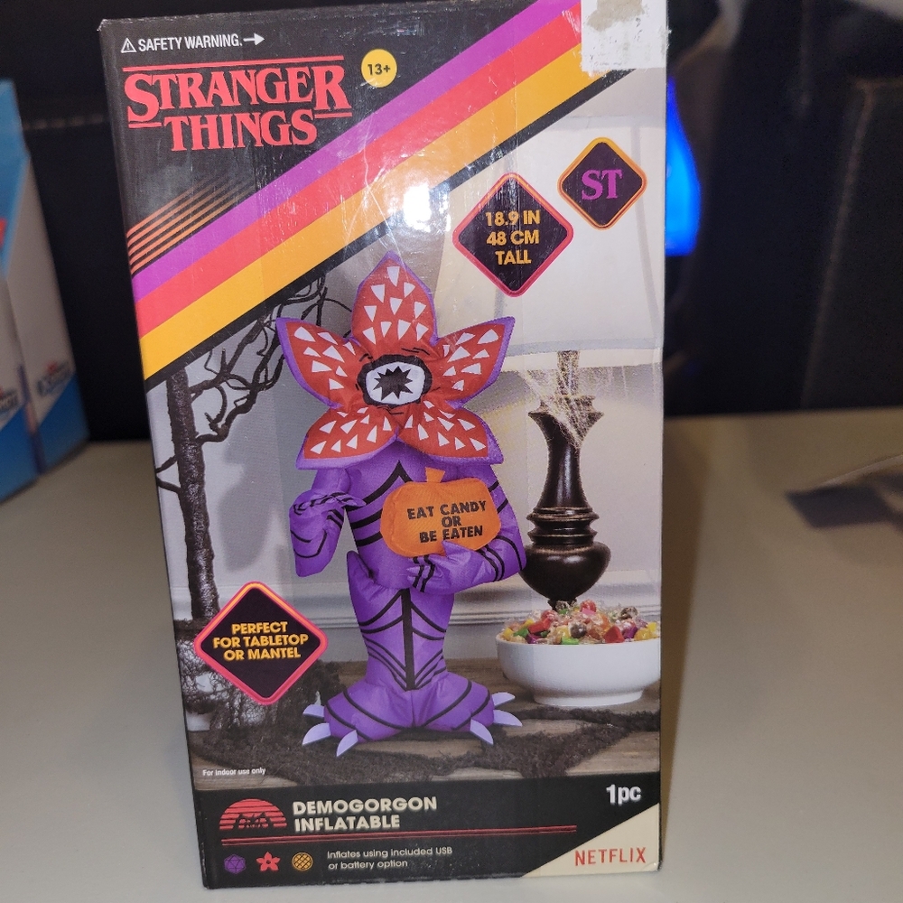 Stranger Things Demogorgon inflatable 1.5 ft